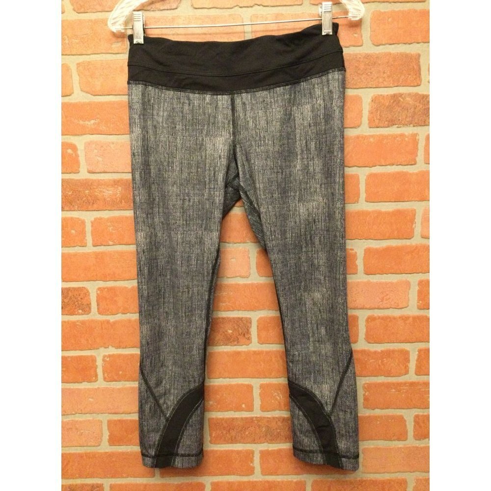 Lululemon women’s size 6 leggings grey & black cropped
